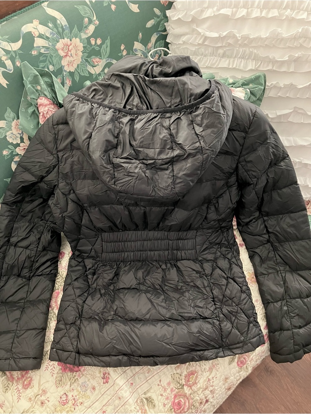 MICHAEL Michael Kors Black Quilted Hooded Puffer with Gold MK Zippers and Bag - Picture 3 of 12